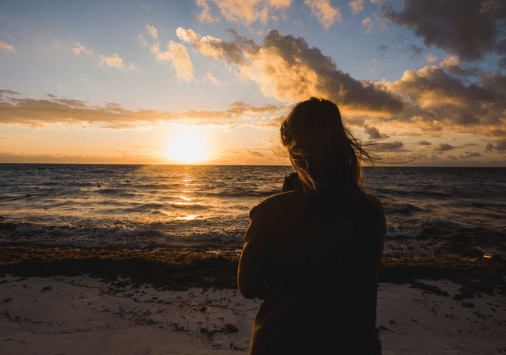 Woman:Yzugckinmmk= the Beach