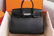 Why Every Modern Wardrobe Needs a Versatile Handbag Women Can Rely On