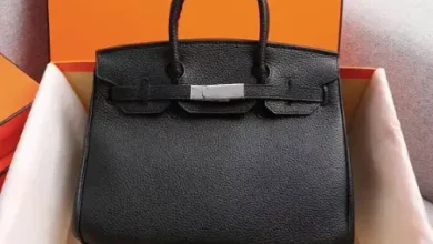 Why Every Modern Wardrobe Needs a Versatile Handbag Women Can Rely On